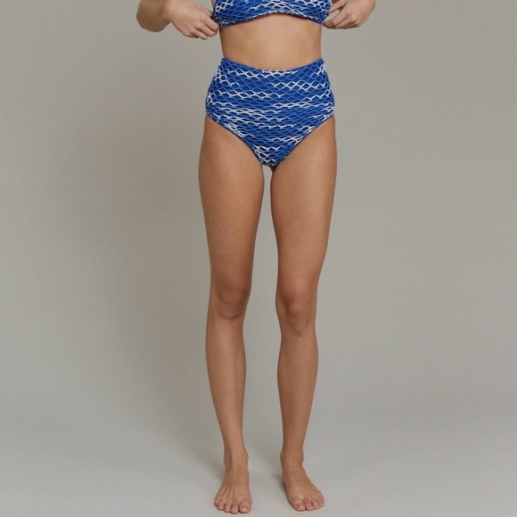 ACACIA Set in Black Crochet - Picture 4 of 7